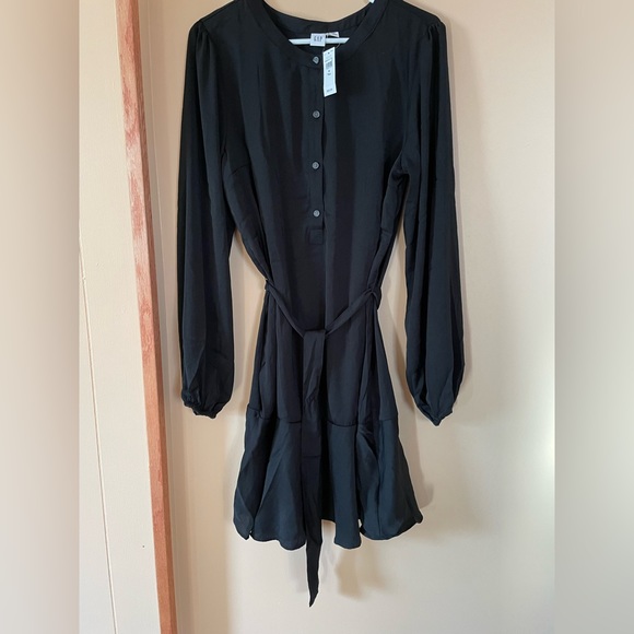 Never Worn Woman’s Dress - Picture 1 of 3